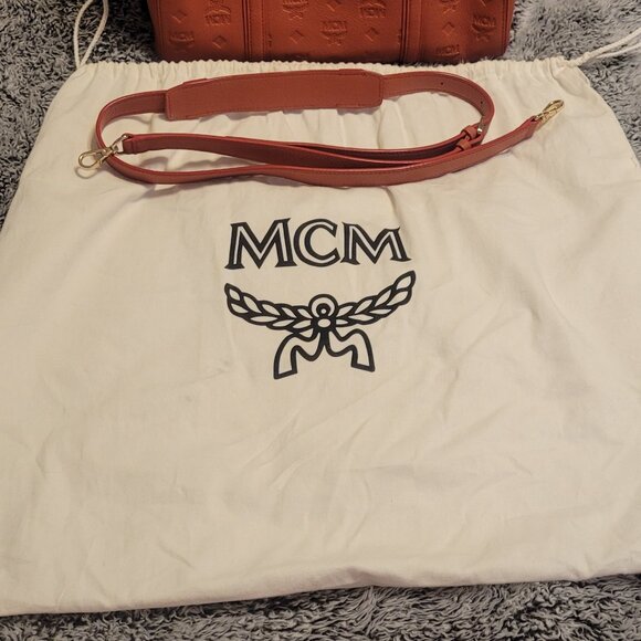 Handbag - Picture 2 of 7